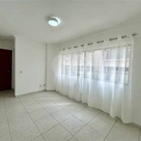Apartamento Reformado com 1 dormitório, 1 vaga de garagem em Santa Cecília.