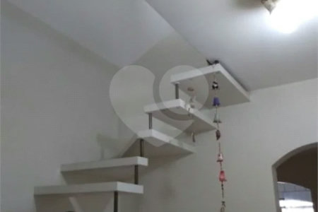 Sobrado com 246m², 3 quartos, sendo 1 suíte, 7 vagas de garagem, à venda no Jd das Maravilhas, em Santo André