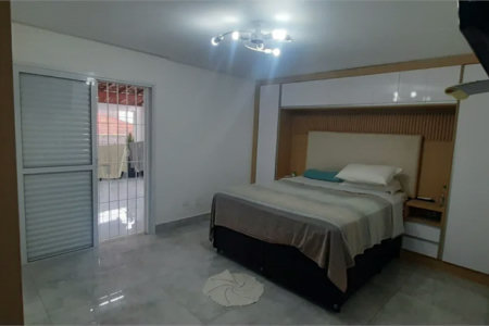 Sobrado à venda com 3 quartos, sendo 1 suíte,  em Jardim Sarah, São Paulo, SP