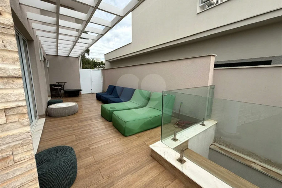 Casa de alto padrão em condomínio exclusivo com 4 suítes