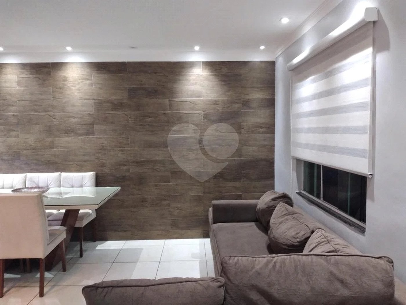 Casa à venda com 4 quartos, sendo 2 suítes, no condomínio Miro Carvalho - Pitinga, São Paulo - SP