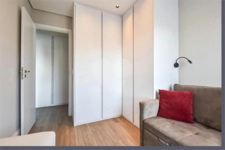 Apartamento à venda na Vila Mariana. Localização espetacular!