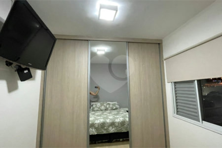 Apartamento no Condomínio Parque dos Manacás.