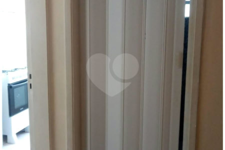 Apartamento mobiliado com 49 m² de área útil, 1 quarto, à venda na Bela Vista