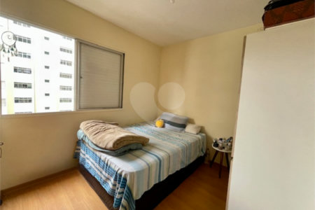 Apartamento com 3 dormitórios e 1 vaga fixa, em região tranquila perto da Av. Washingtonís e de diversos serviços. Ideal para quem quer morar bem e com comodidade.
