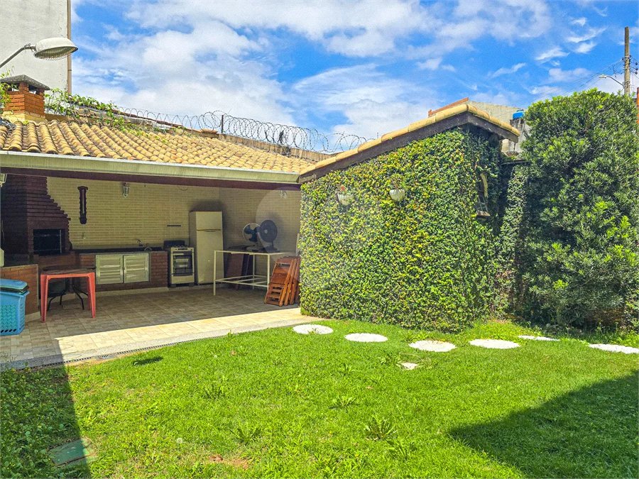 Casa em condomínio no Tucuruvi, 3 dormitórios, 1 suíte, 3 banheiros, 2 vagas e lazer com churrasqueira no condomínio