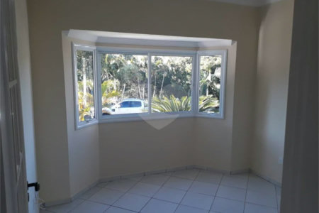 Sobrado à venda com 3 quartos, sendo 1 suíte,  em Condomínio Residencial Terras do Caribe, Valinhos, SP