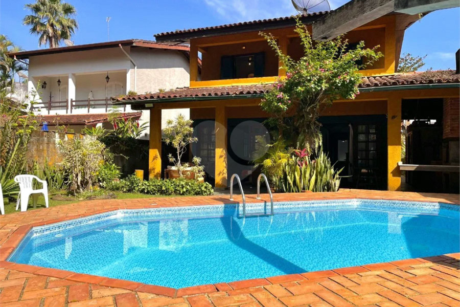 Casa à venda com 8 quartos, sendo 6 suítes, em Riviera de São Lourenço, Bertioga, SP