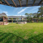 Casa à venda com 4 suítes no condomínio Vale da Santa Fé, Vinhedo - SP