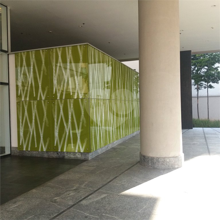 Sala comercial, nova, para venda ou locação, junto à Estação Vergueiro do Metrô
