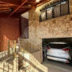 Sobrado com 234m², 3 dormitórios, sendo 1 suíte, 2 vagas, à venda na Vila Ema.