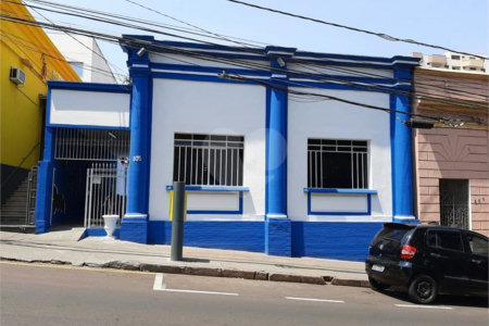 Casa Comercial no Centro.