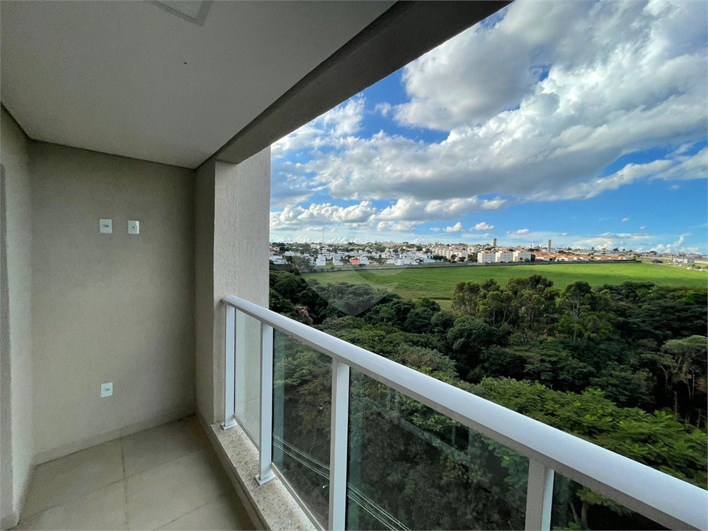 Apartamento Mobiliado de 2 Dormitórios com Suíte no Edifício Valentina Park Venda