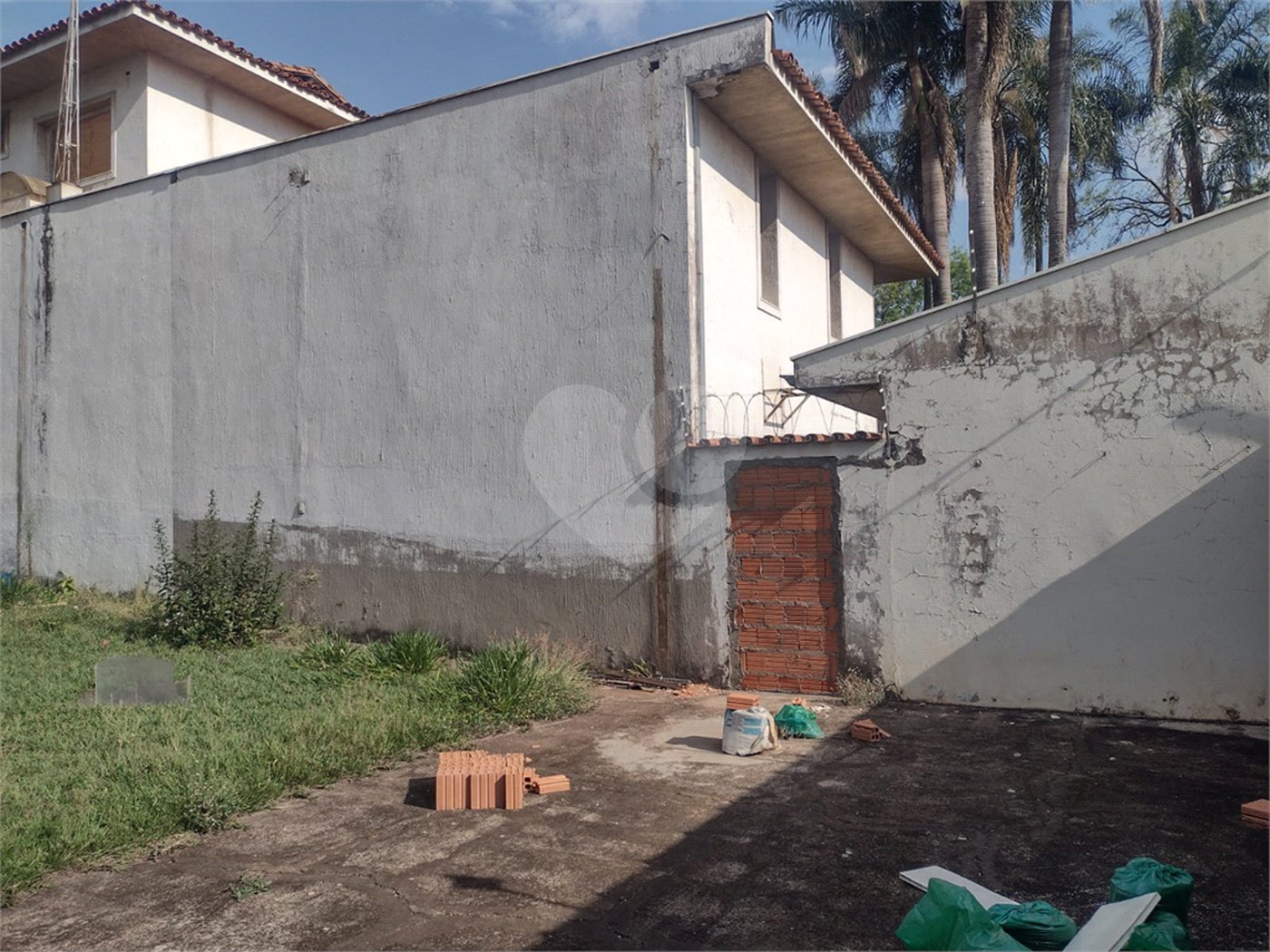 Terreno á venda no Jardim Paraíso