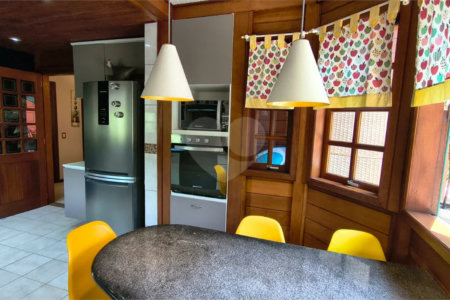 Casa à venda ou para alugar com 7 quartos, sendo 5 suítes, no condomínio Estância Marambaia, Vinhedo - SP