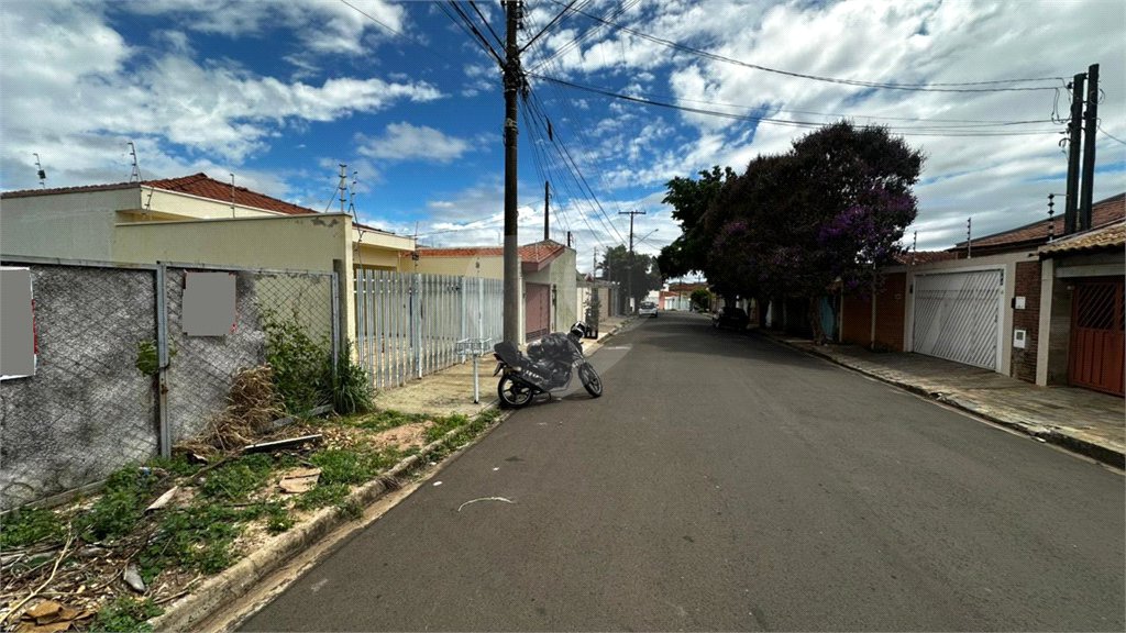 Terreno à venda em Jardim São João Batista, São Carlos - SP