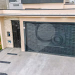 Indaiatuba - Jardim Bom sucesso - Área total: 150m² - Área construída: 115m² - 3 dormitórios sendo 1 suíte com armário planejado;Sala para dois ambientes; Banheiros com box gabinetes e espelhos; Área gourmet com churrasqueira a carvão e móveis planejados; Lavanderia coberta; Ar condicionado na sala