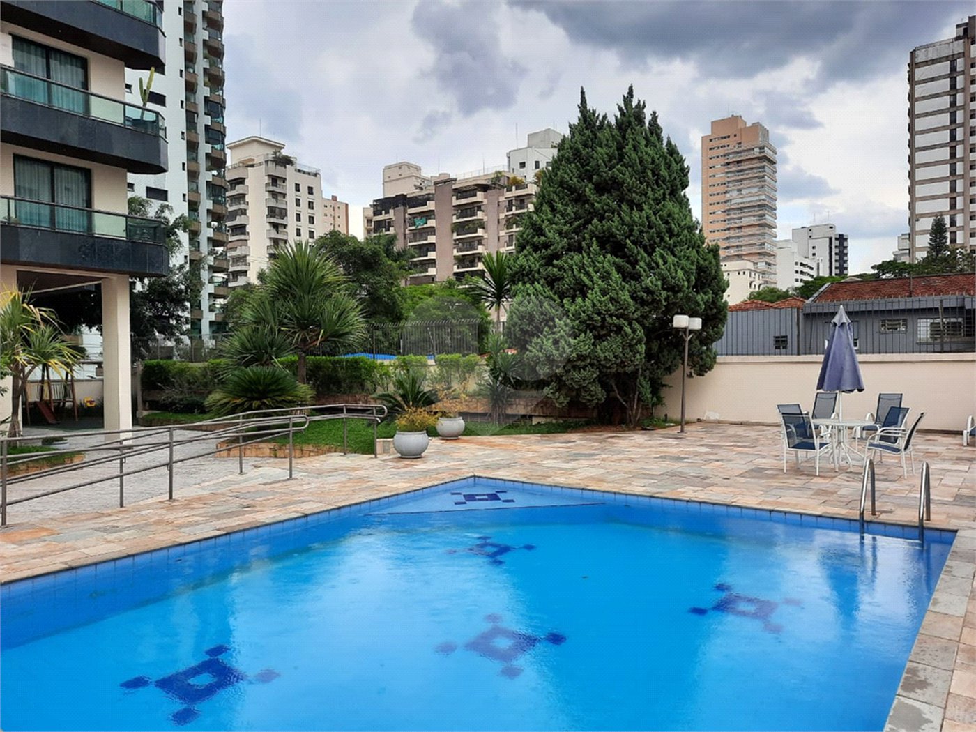 Apartamento de 257m² a venda em Moema, reformado, 4 dorms, 3 suítes, fora de rota,, 4 vagas