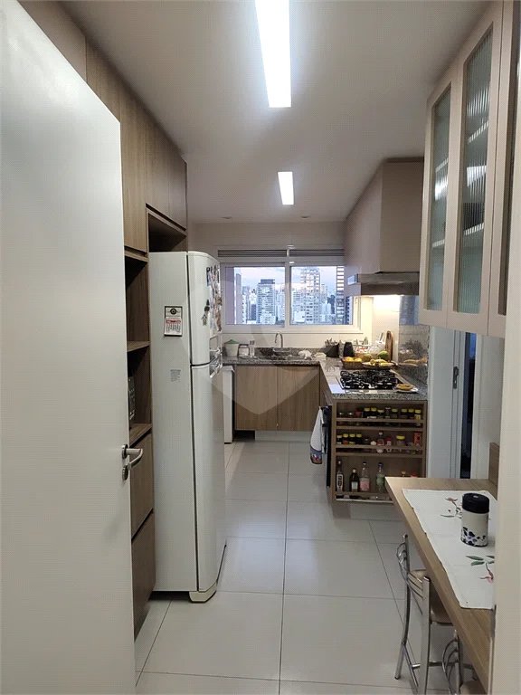 Apartamento à venda com 3 suítes em Vila Pompéia, São Paulo, SP