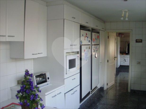 Apartamento à venda com 4 suítes em Real Parque, São Paulo, SP