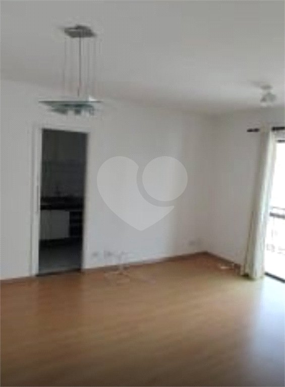 Apartamento de 01 dormitório com terraço e vaga perto do metrô
