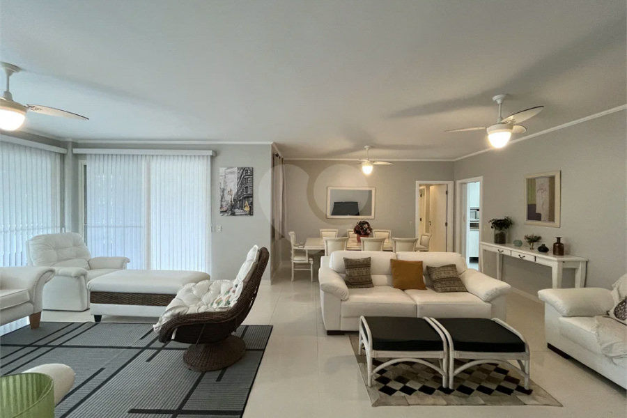 Apartamento à venda com 3 quartos, sendo 1 suíte, em Riviera de São Lourenço, Bertioga, SP