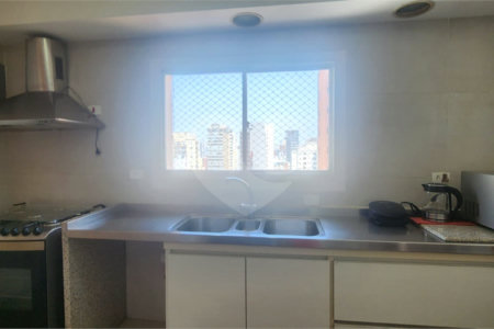 Cobertura 380m² - 4 quartos - Vila Nova Conceição em Frente a Praça Pereira Coutinho