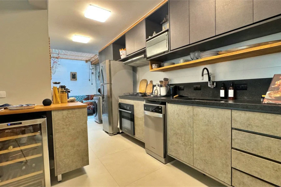 Apartamento à venda com 3 quartos, sendo 1 suíte, em Riviera de São Lourenço, Bertioga, SP