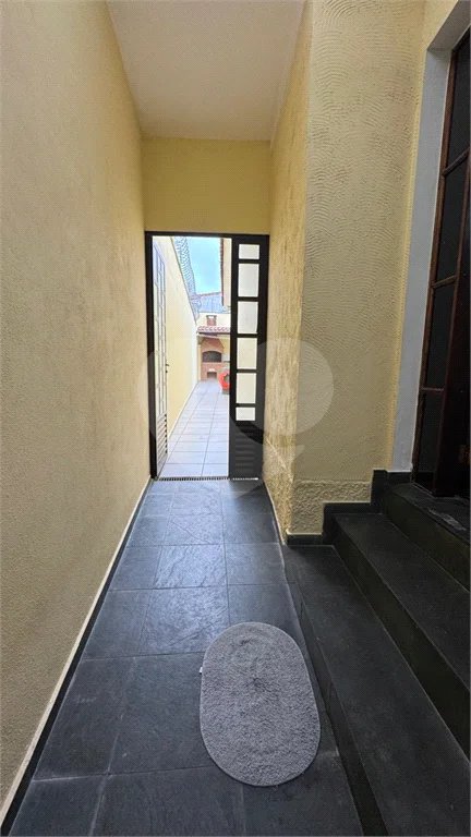 Sobrado na Vila Prudente com 161m², 2 dormitórios, 1 suíte e 2 vagas de garagem