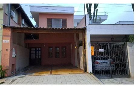 Sobrado à venda com 3 quartos, sendo 1 suíte, no Condomínio Jardim Olympia próximo ao Shopping Raposo
