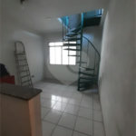 Casa com 250m², 4 dormitórios, 2 vagas.