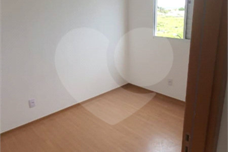 Apartamento no Condomínio Monte Athos.