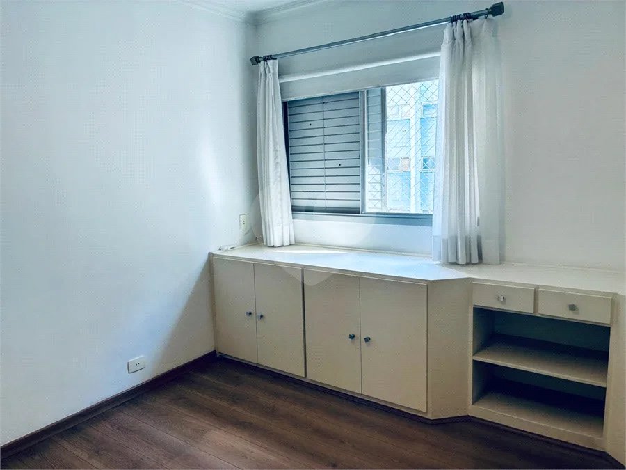 Apartamento de 130m2 à venda com 3 dormitórios e 2 vagas no Campo Belo