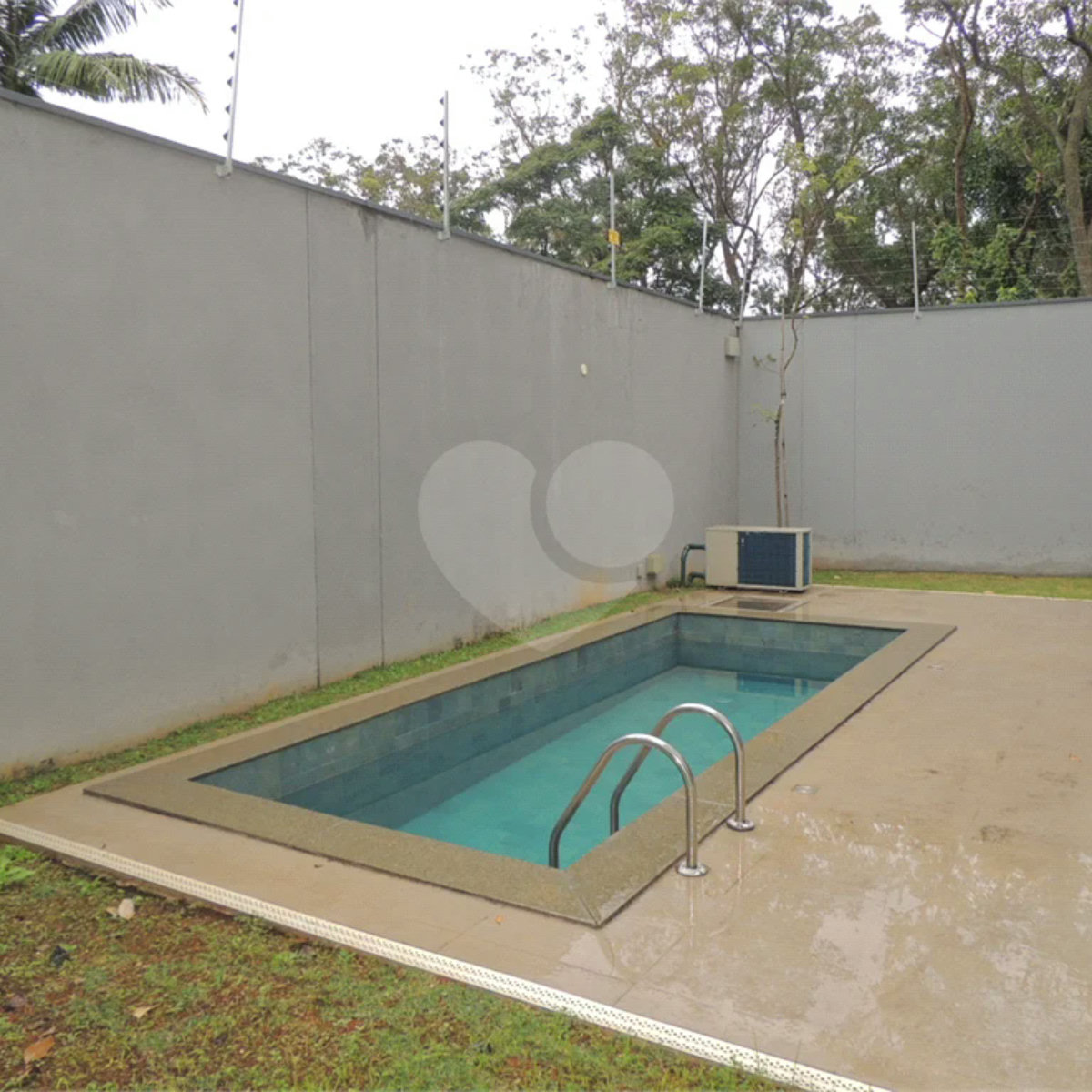 Casa à venda com 3 suítes no condomínio Jardim Flora, São Paulo - SP