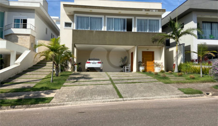 Casa à venda com 3 quartos, sendo 1 suíte,  no condomínio Santa Isabel I, Louveira - SP