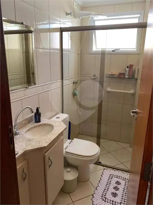 Apartamento em Atibaia com 2 dormitórios (1 suíte), 1 vaga de garagem, elevador, área de lazer com piscina
