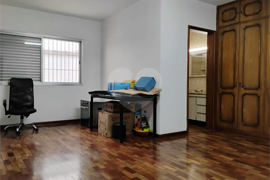 Espaçosa casa à venda na Vila Mascote