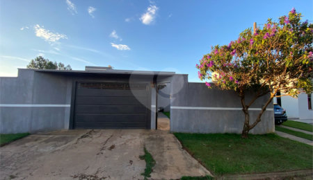 Casa à venda com 3 quartos, sendo 2 suítes,  em Quinta dos Buritis, São Carlos, SP