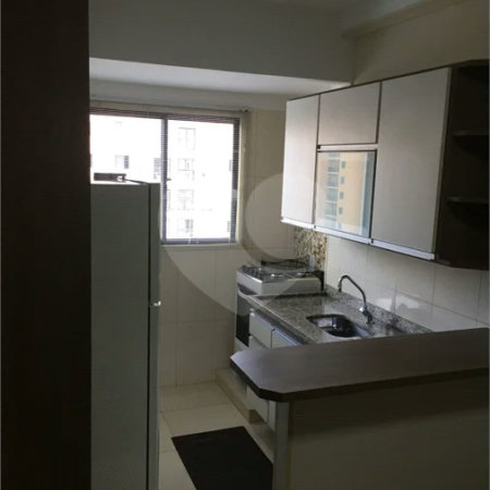 VENDE-SE STUDIO MOBILIADO CENTRO DE SÃO CARLOS.
