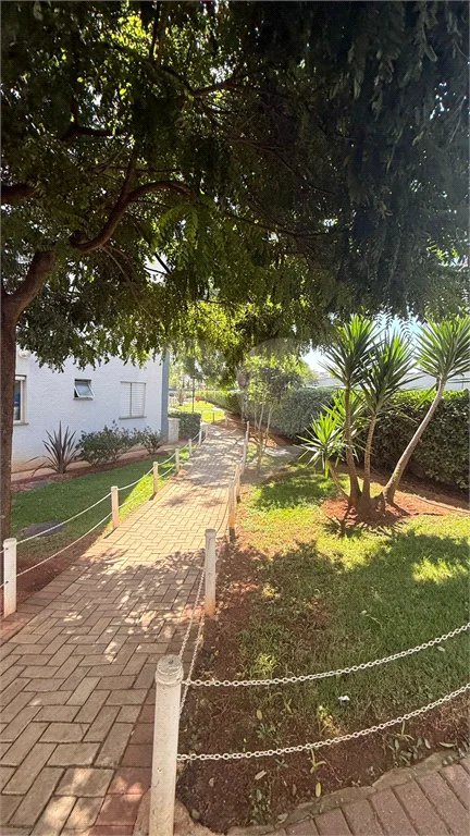 Apartamento com 48m², 2 dormitórios, 1 vaga de garagem, à venda em Itaquera.