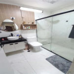 Casa de 85m2 com 3 dormitórios e 2 vagas de garagem localizado no Bosque da Saúde