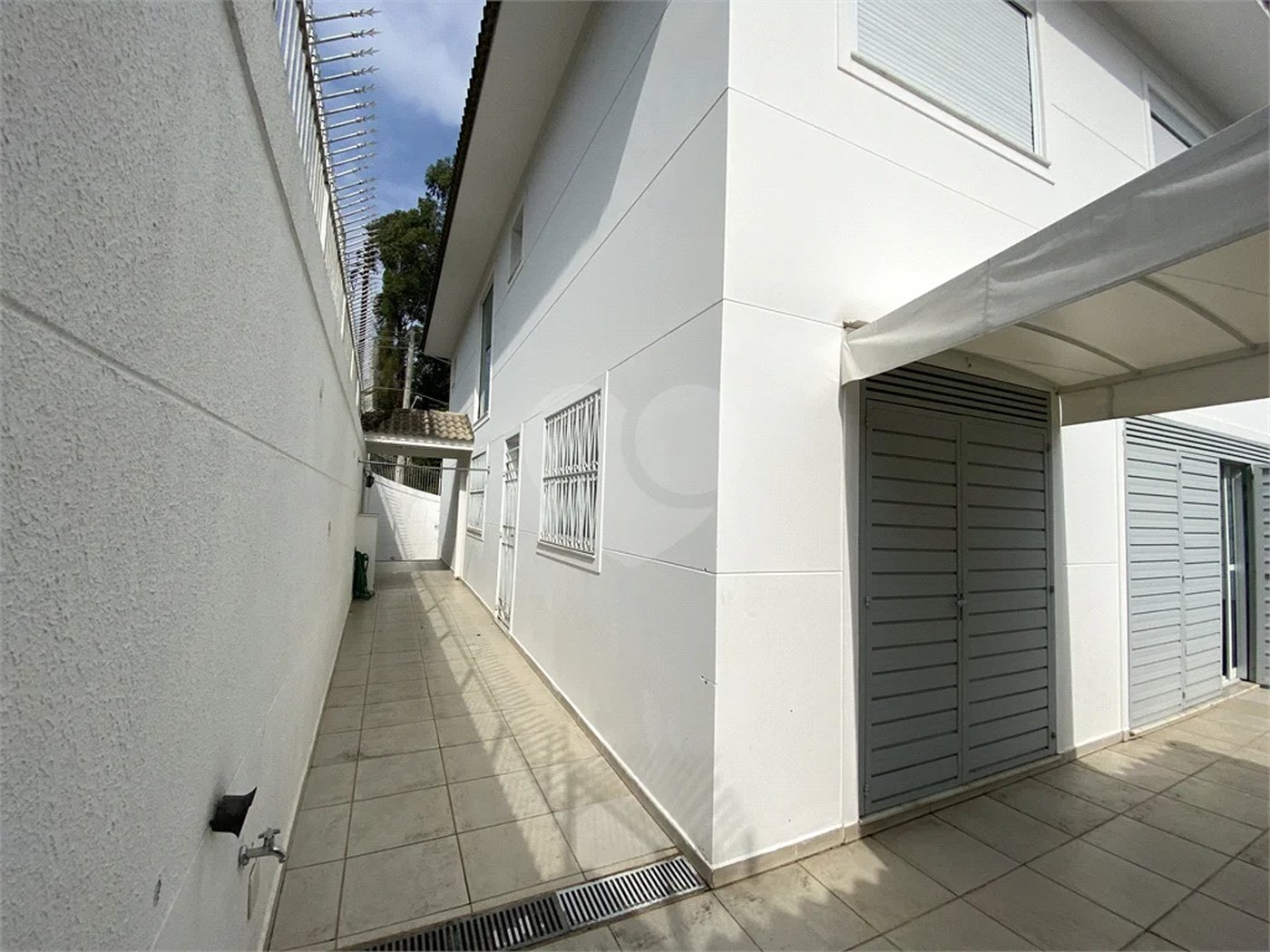 Maravilhoso Sobrado imponente, sendo 4 suítes- 8 vagas de garagem