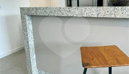 Apartamento à venda com 2 quartos, sendo 1 suíte,  no Centro, Poços de Caldas, MG