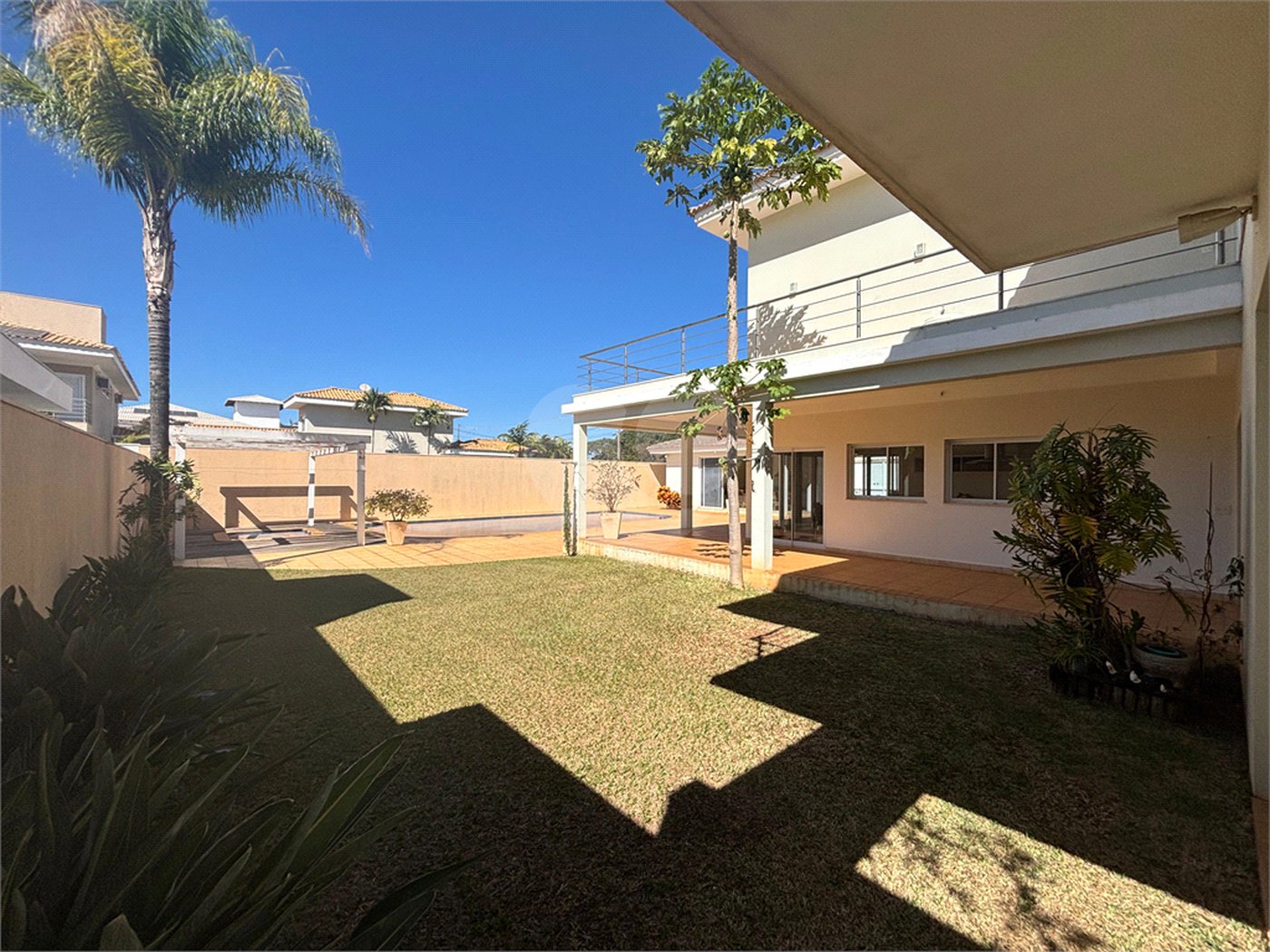 Casa á venda condomínio Damha I