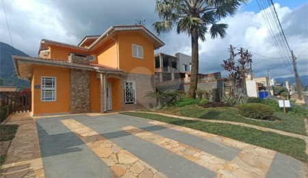 Casa à venda com 3 quartos, sendo 1 suíte,  em Morada da Praia, Bertioga, SP