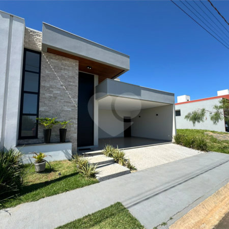 Casa Nova à Venda no Condomínio Villeneuve, São Carlos