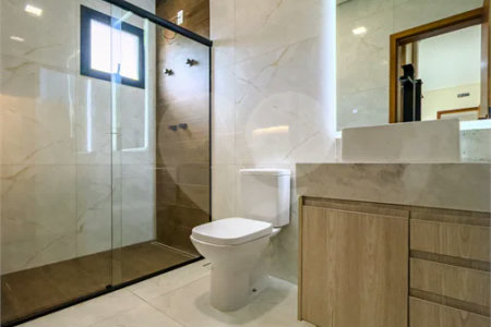 Indaiatuba - Condomínio Milano - Sobrado - 350 m² de terreno - 240 m² de área construída - 4 vagas de garagem, sendo 2 cobertas - Salas de estar e jantar integradas - 3 suítes com closet e varanda no pavimento superior - Escritório no térreo - Espaço gourmet com churrasqueira - Banheiro externo