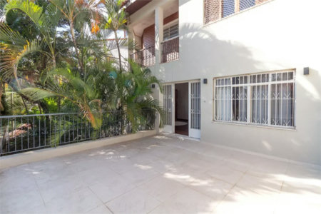 Sobrado à venda com 4 quartos, sendo 2 suítes,  em Butantã, São Paulo, SP