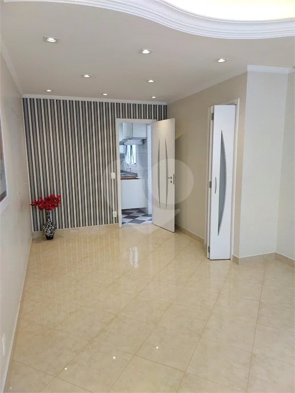 Sobrado á venda com 102m²- Vila Bertioga.
