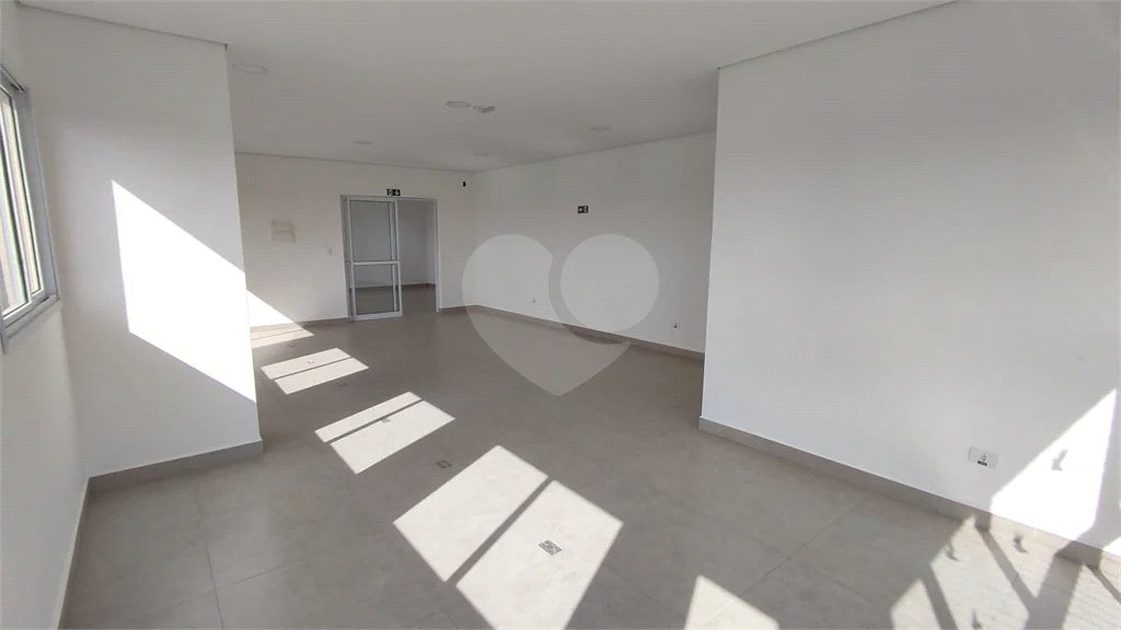 Vende-se apartamento no Edifício Residencial Flor do Ipê